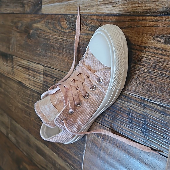 New Converse All☆Star Women's Light‎ Pink Textured Low-Top Sneakers. - Picture 6 of 12